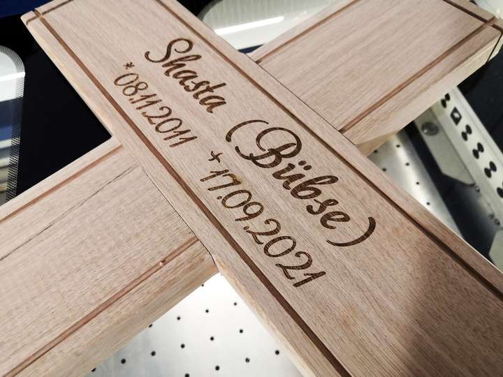 Grabkreuz aus Holz